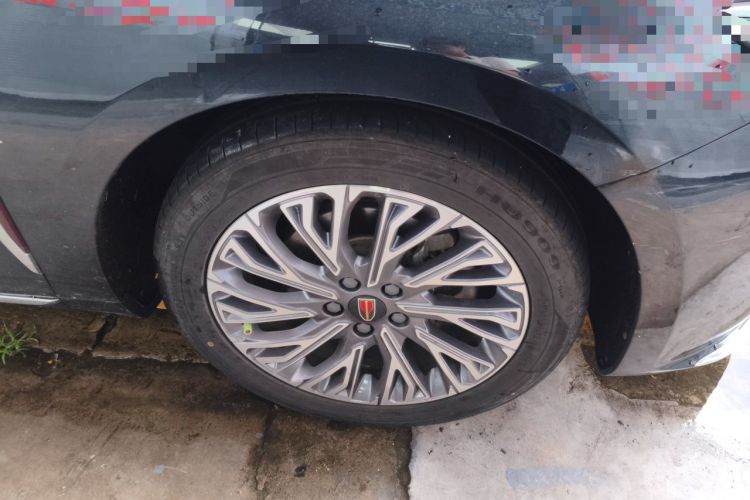 Used Hongqi H5 2023 2.0T Automatic Smart Connect Flagship Edition Right Front Wheel Hub