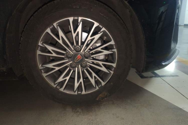 Used Hongqi H5 2023 1.5T DCT Smart Connect Flagship Edition Right Front Wheel Hub