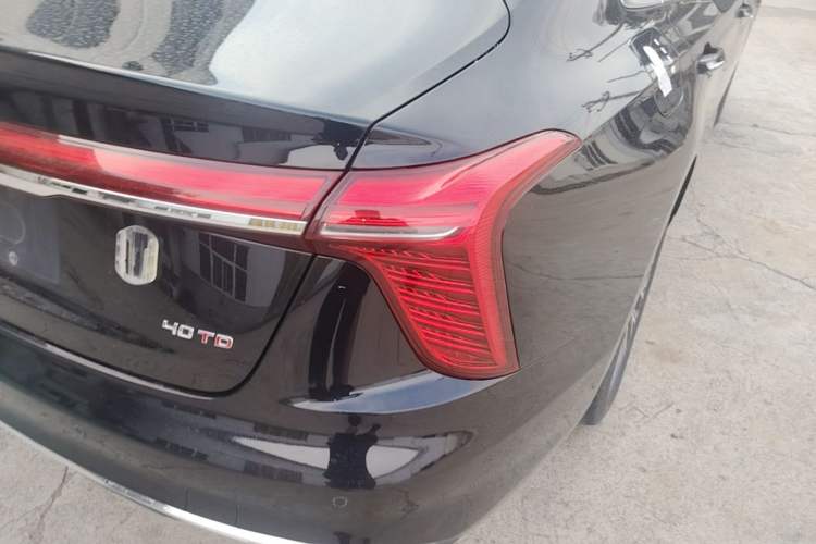 Used Hongqi H5 2023 2.0T Automatic Smart Connect Flagship Edition Right Rear Taillight