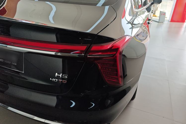 Used Hongqi H5 2023 2.0T Automatic Smart Connect Flagship Edition Right Rear Taillight