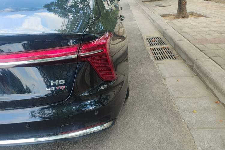 Used Hongqi H5 2023 2.0T Automatic Smart Connect Flagship Edition Right Rear Taillight