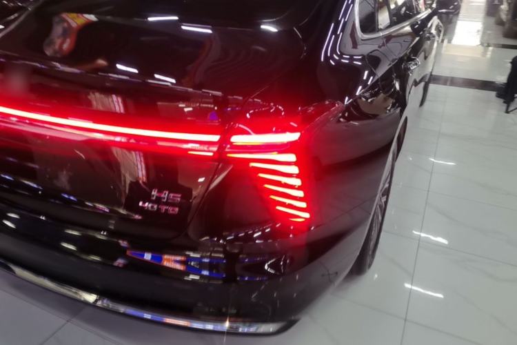 Used Hongqi H5 2023 2.0T Automatic Smart Connect Flagship Edition Right Rear Taillight