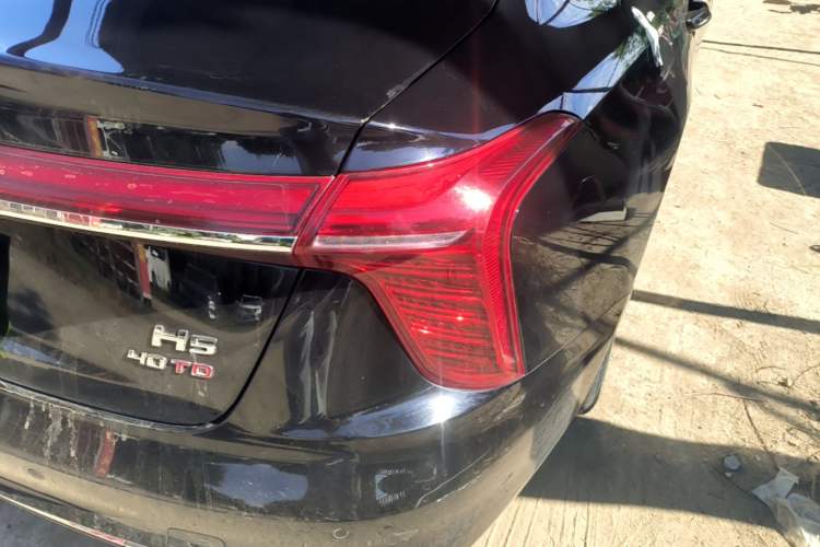 Used Hongqi H5 2023 2.0T Automatic Smart Connect Flagship Edition Right Rear Taillight