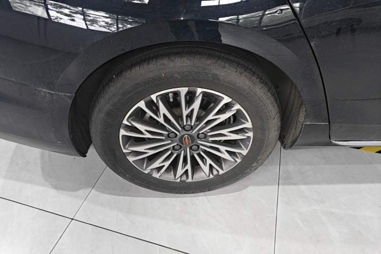 Used Hongqi H5 2023 1.5T DCT Smart Connect Flagship Edition Right Rear Wheel Hub