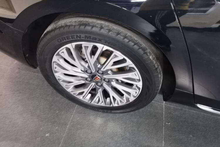 Used Hongqi H5 2023 2.0T Automatic Smart Connect Flagship Edition Right Rear Wheel Hub