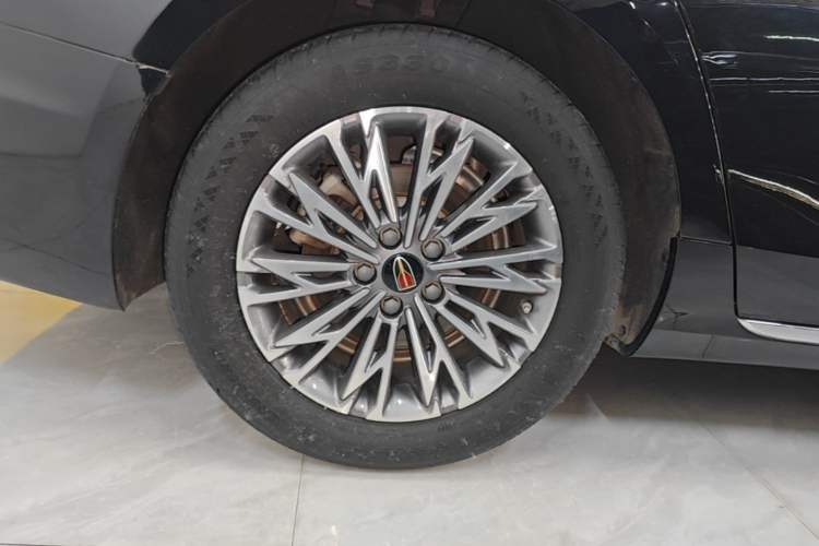 Used Hongqi H5 2023 1.5T DCT Smart Connect Flagship Edition Right Rear Wheel Hub