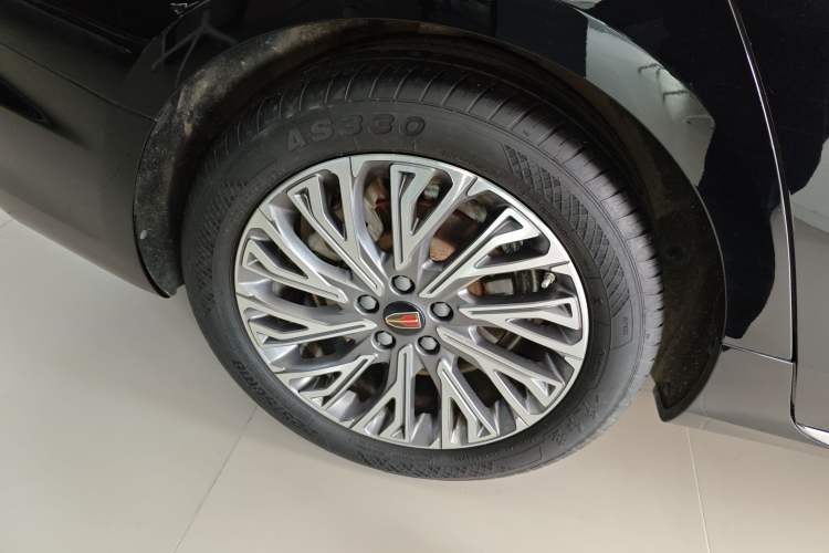 Used Hongqi H5 2023 2.0T Automatic Smart Connect Flagship Edition Right Rear Wheel Hub