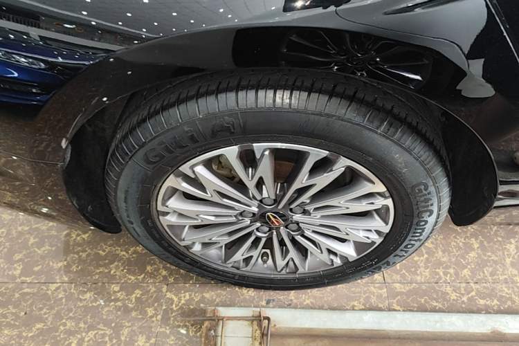 Used Hongqi H5 2023 1.5T DCT Smart Connect Flagship Edition Right Rear Wheel Hub