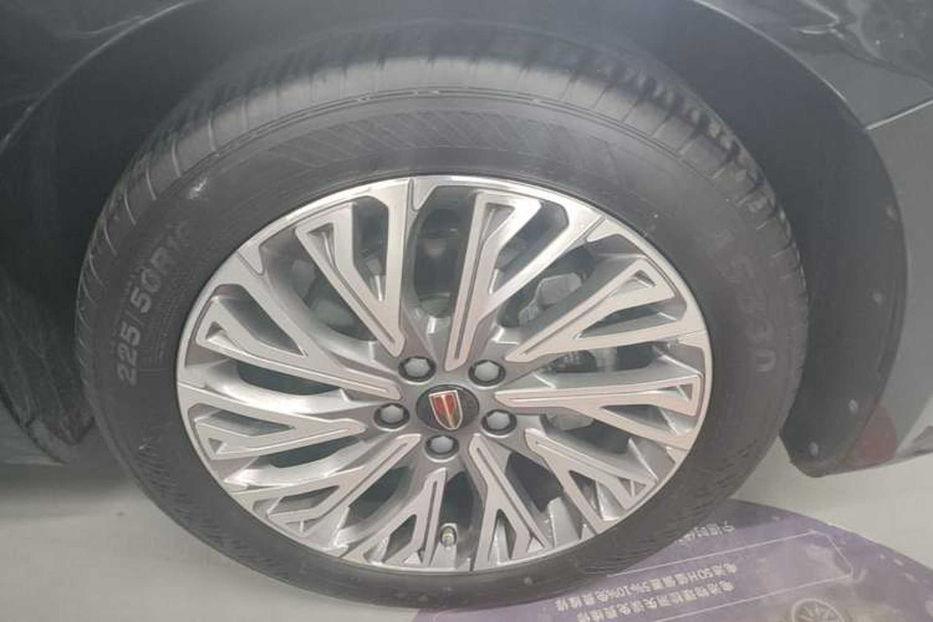 Used Hongqi H5 2023 2.0T Automatic Smart Connect Flagship Edition Right Rear Wheel Hub