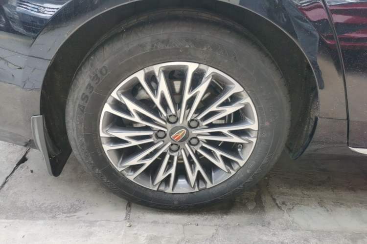 Used Hongqi H5 2023 1.5T DCT Smart Connect Flagship Edition Right Rear Wheel Hub