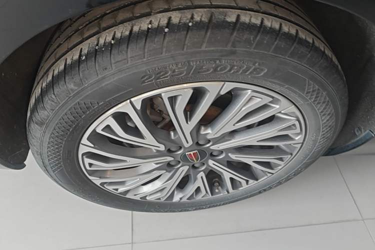 Used Hongqi H5 2023 1.5T HEV Smart Connect Flagship Edition Right Rear Wheel Hub