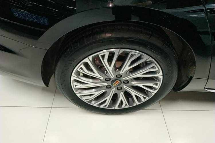 Used Hongqi H5 2023 2.0T Automatic Smart Connect Flagship Edition Right Rear Wheel Hub