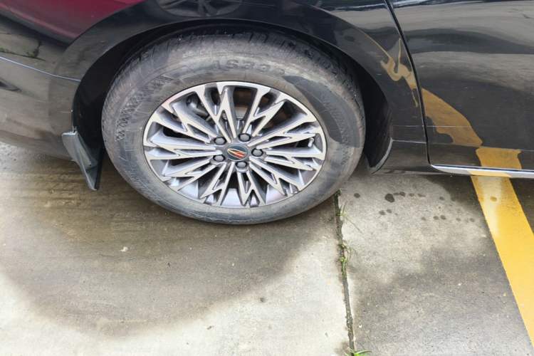 Used Hongqi H5 2023 1.5T DCT Smart Connect Flagship Edition Right Rear Wheel Hub