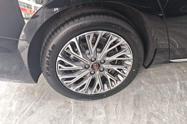 Used Hongqi H5 2023 2.0T Automatic Smart Connect Flagship Edition Right Rear Wheel Hub