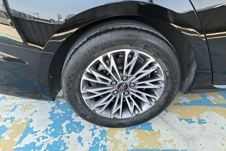 Used Hongqi H5 2023 1.5T DCT Smart Connect Flagship Edition Right Rear Wheel Hub