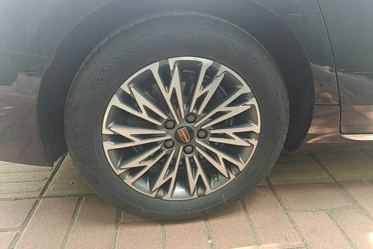Used Hongqi H5 2023 2.0T Automatic Smart Connect Flagship Edition Right Rear Wheel Hub