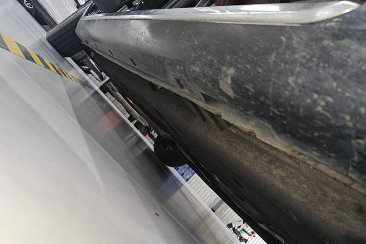 Used Hongqi H5 2023 1.5T DCT Smart Connect Flagship Edition Right Side Sill