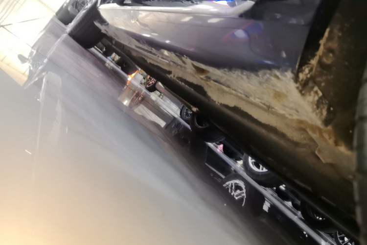 Used Hongqi H5 2023 2.0T Automatic Smart Connect Flagship Edition Right Side Sill