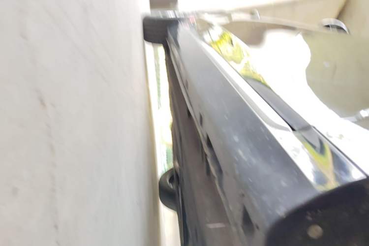 Used Hongqi H5 2023 1.5T DCT Smart Connect Flagship Edition Right Side Sill