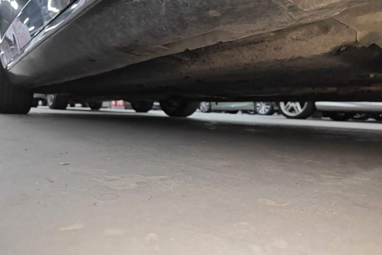 Used Hongqi H5 2023 2.0T Automatic Smart Connect Flagship Edition Right Side Sill