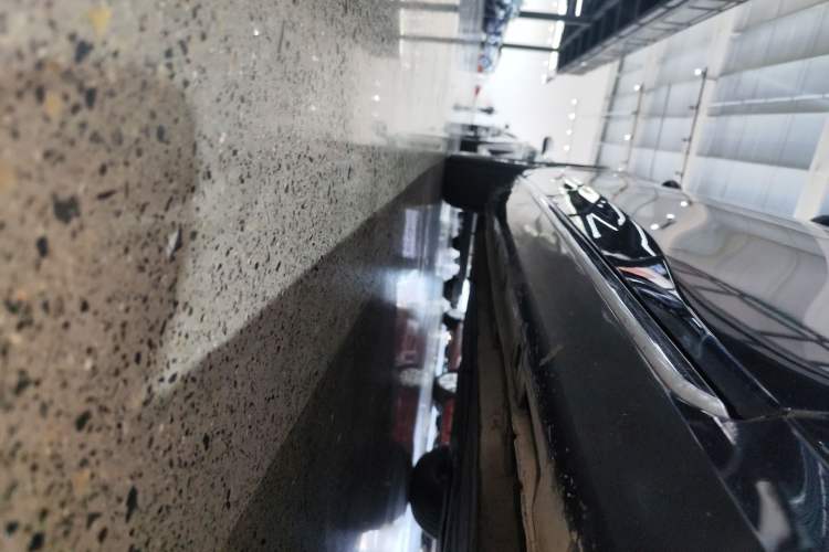 Used Hongqi H5 2023 1.5T DCT Smart Connect Flagship Edition Right Side Sill