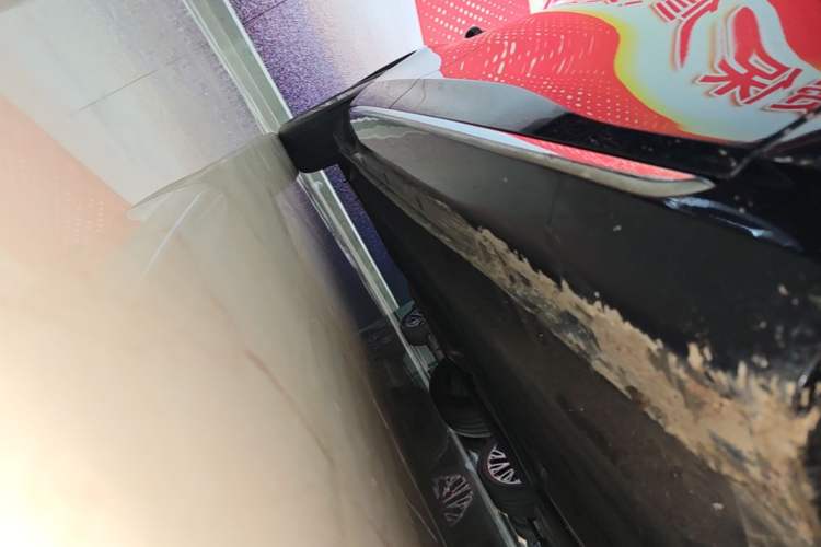 Used Hongqi H5 2023 2.0T Automatic Smart Connect Flagship Edition Right Side Sill