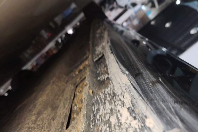 Used Hongqi H5 2023 2.0T Automatic Smart Connect Flagship Edition Right Side Sill