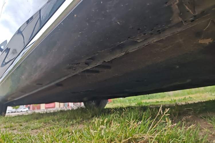 Used Hongqi H5 2023 2.0T Automatic Smart Connect Flagship Edition Right Side Sill