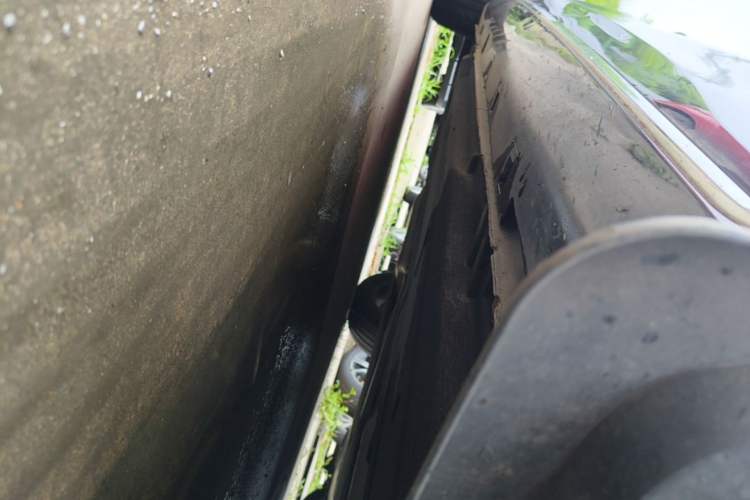 Used Hongqi H5 2023 1.5T DCT Smart Connect Flagship Edition Right Side Sill