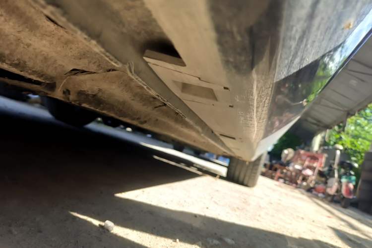 Used Hongqi H5 2023 2.0T Automatic Smart Connect Flagship Edition Right Side Sill