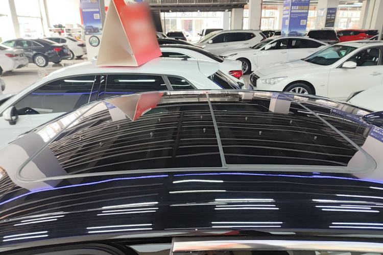 Used Hongqi H5 2023 1.5T DCT Smart Connect Flagship Edition Roof