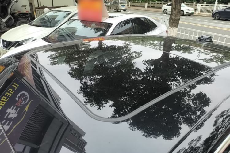 Used Hongqi H5 2023 2.0T Automatic Smart Connect Flagship Edition Roof