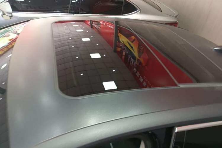Used Hongqi H5 2023 2.0T Automatic Smart Connect Flagship Edition Roof