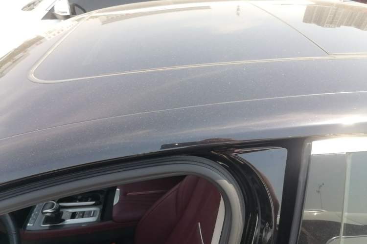 Used Hongqi H5 2023 2.0T Automatic Smart Connect Flagship Edition Roof