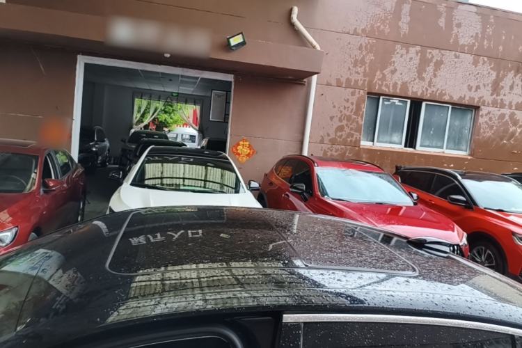 Used Hongqi H5 2023 2.0T Automatic Smart Connect Flagship Edition Roof
