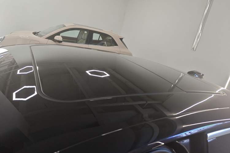 Used Hongqi H5 2023 2.0T Automatic Smart Connect Flagship Edition Roof