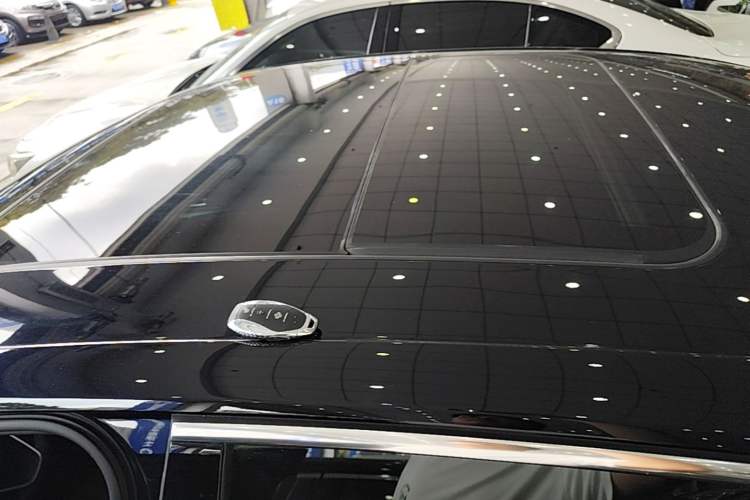 Used Hongqi H5 2023 1.5T DCT Smart Connect Flagship Edition Roof
