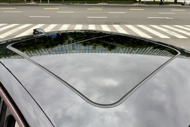 Used Hongqi H5 2023 2.0T Automatic Smart Connect Flagship Edition Roof