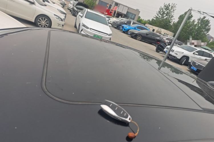 Used Hongqi H5 2023 2.0T Automatic Smart Connect Flagship Edition Roof