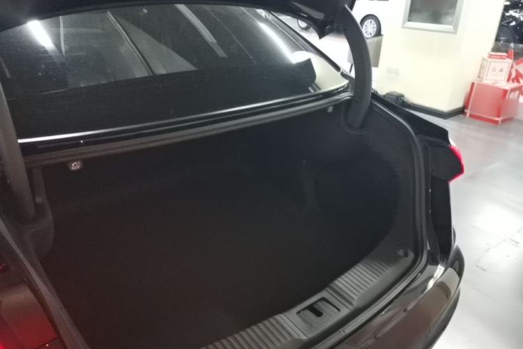 Used Hongqi H5 2023 2.0T Automatic Smart Connect Flagship Edition Trunk