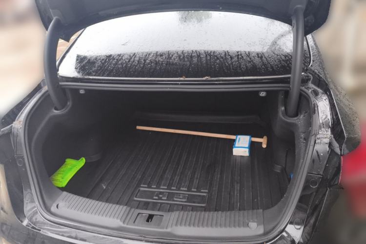 Used Hongqi H5 2023 2.0T Automatic Smart Connect Flagship Edition Trunk