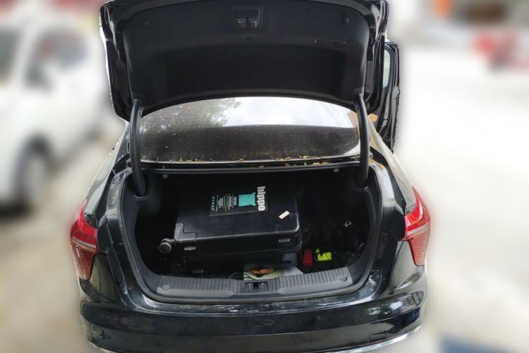 Used Hongqi H5 2023 2.0T Automatic Smart Connect Flagship Edition Trunk