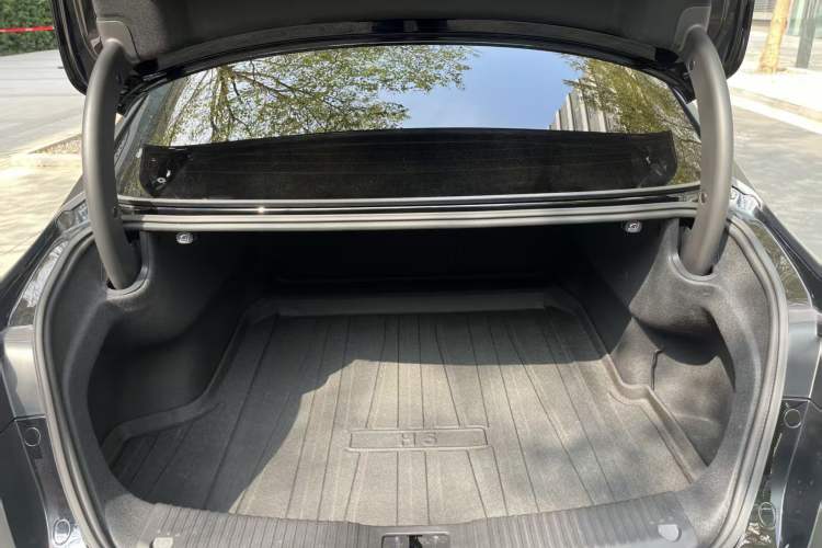 Used Hongqi H5 2023 2.0T Automatic Smart Connect Flagship Edition Trunk