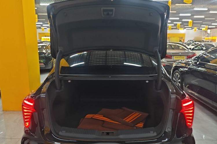 Used Hongqi H5 2023 1.5T DCT Smart Connect Flagship Edition Trunk