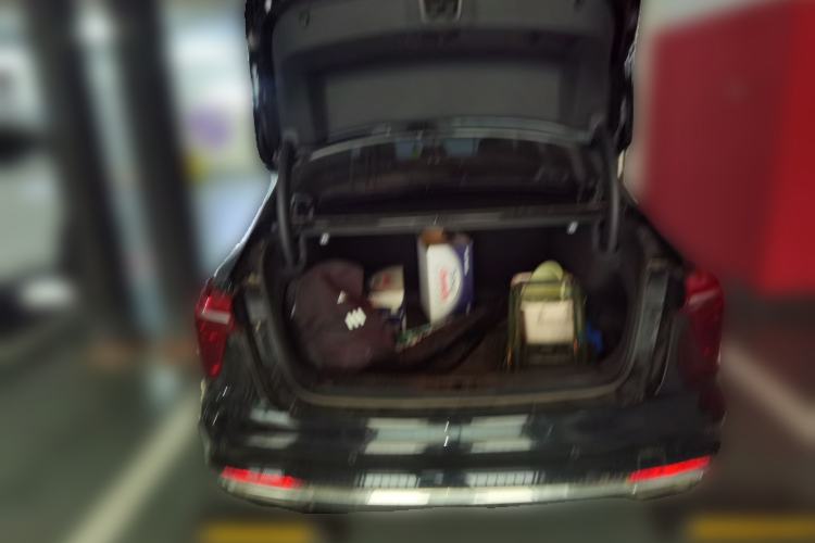 Used Hongqi H5 2023 1.5T HEV Smart Connect Flagship Edition Trunk