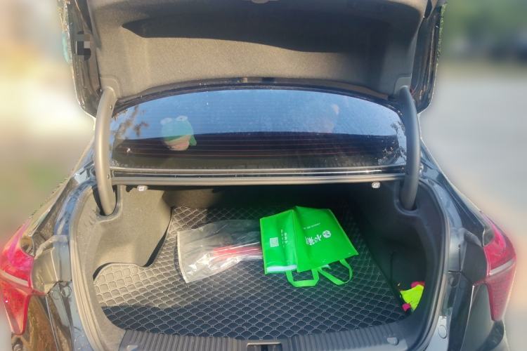 Used Hongqi H5 2023 2.0T Automatic Smart Connect Flagship Edition Trunk