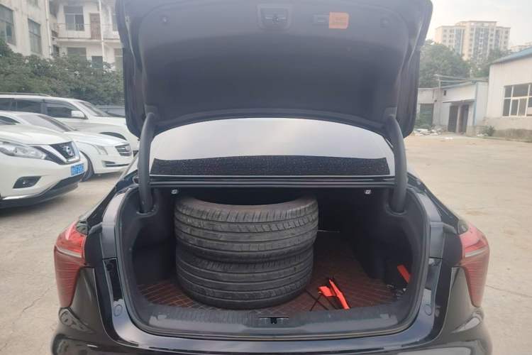 Used Hongqi H5 2023 2.0T Automatic Smart Connect Flagship Edition Trunk