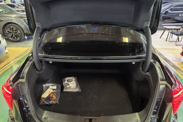 Used Hongqi H5 2023 1.5T DCT Smart Connect Flagship Edition Trunk