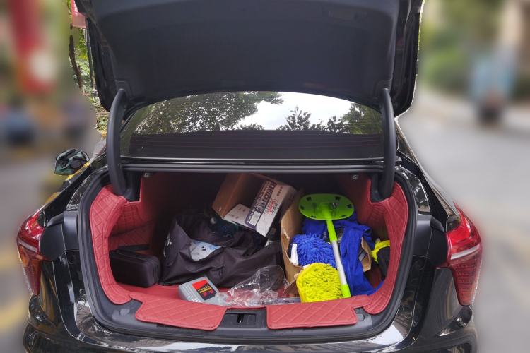 Used Hongqi H5 2023 2.0T Automatic Smart Connect Flagship Edition Trunk