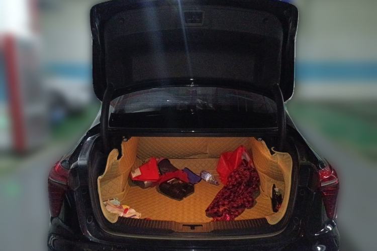 Used Hongqi H5 2023 2.0T Automatic Smart Connect Flagship Edition Trunk